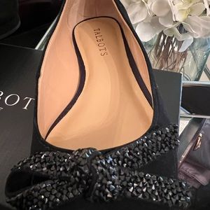 NEW IN BOX.  TALBOTS EDISON KNOTS BLACK SUEDE FLATS.  SIZE 8.